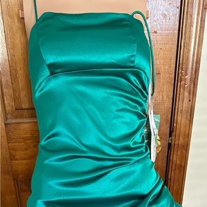 Blonde Night new long green formal dress - size 3